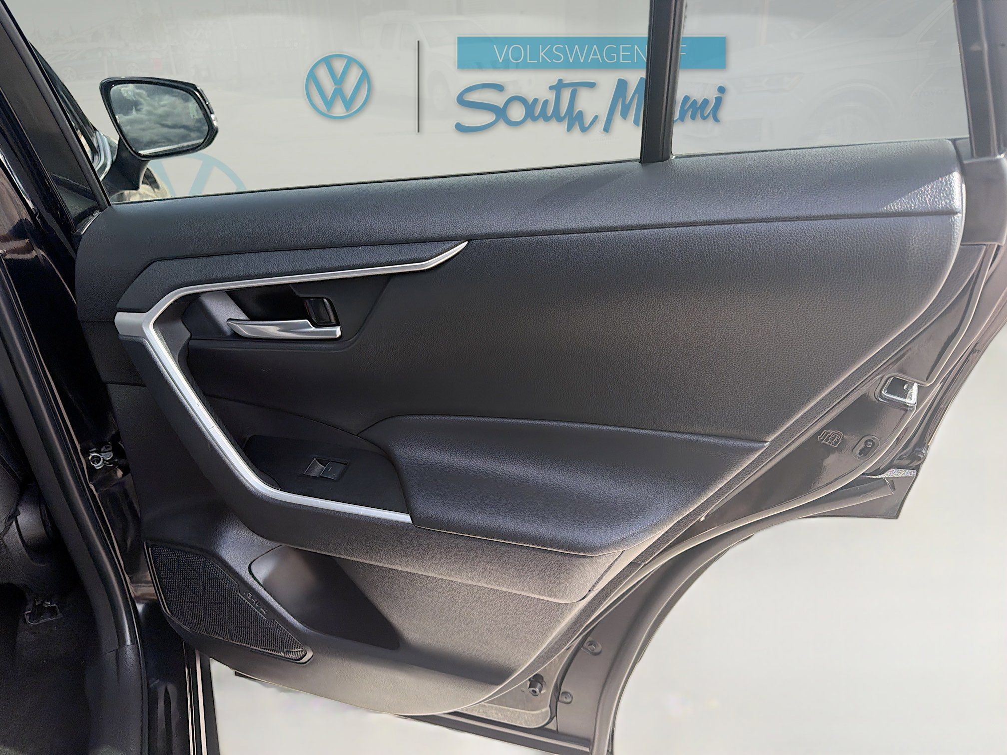 Used 2023 Toyota RAV4 Hybrid Woodland image 30