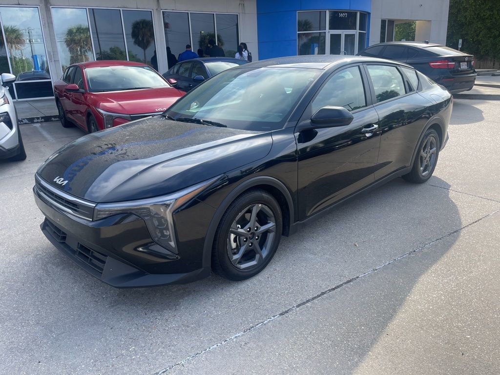 Used 2025 Kia K4 LXS image 1