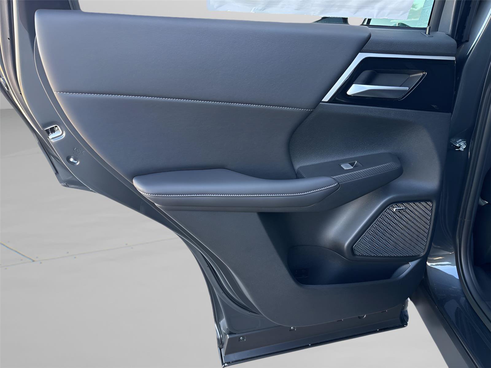 New 2026 Mitsubishi Outlander SE FWD image 31