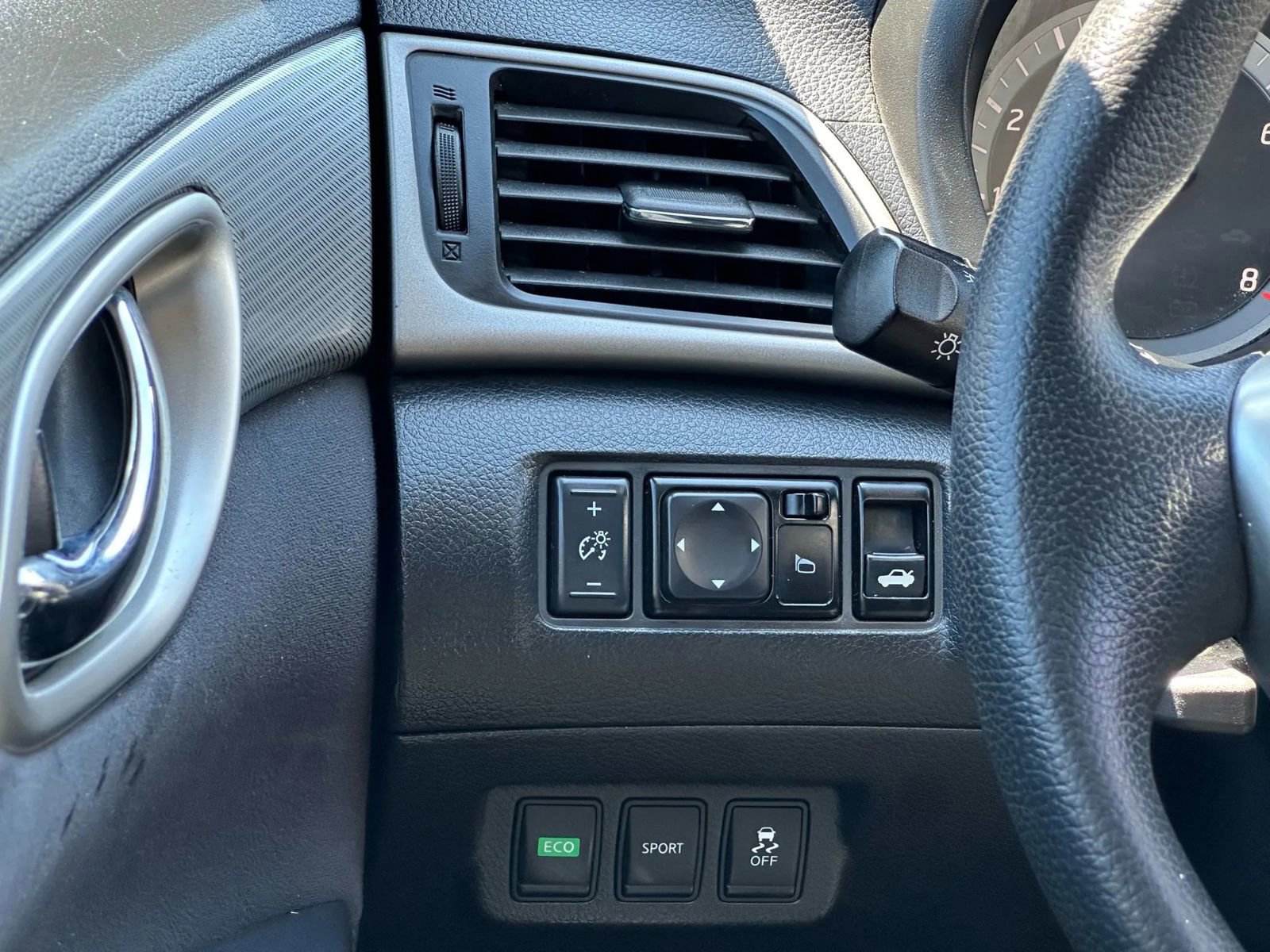 Used 2013 Nissan Sentra SR w/ Protection Pkg FWD image 33