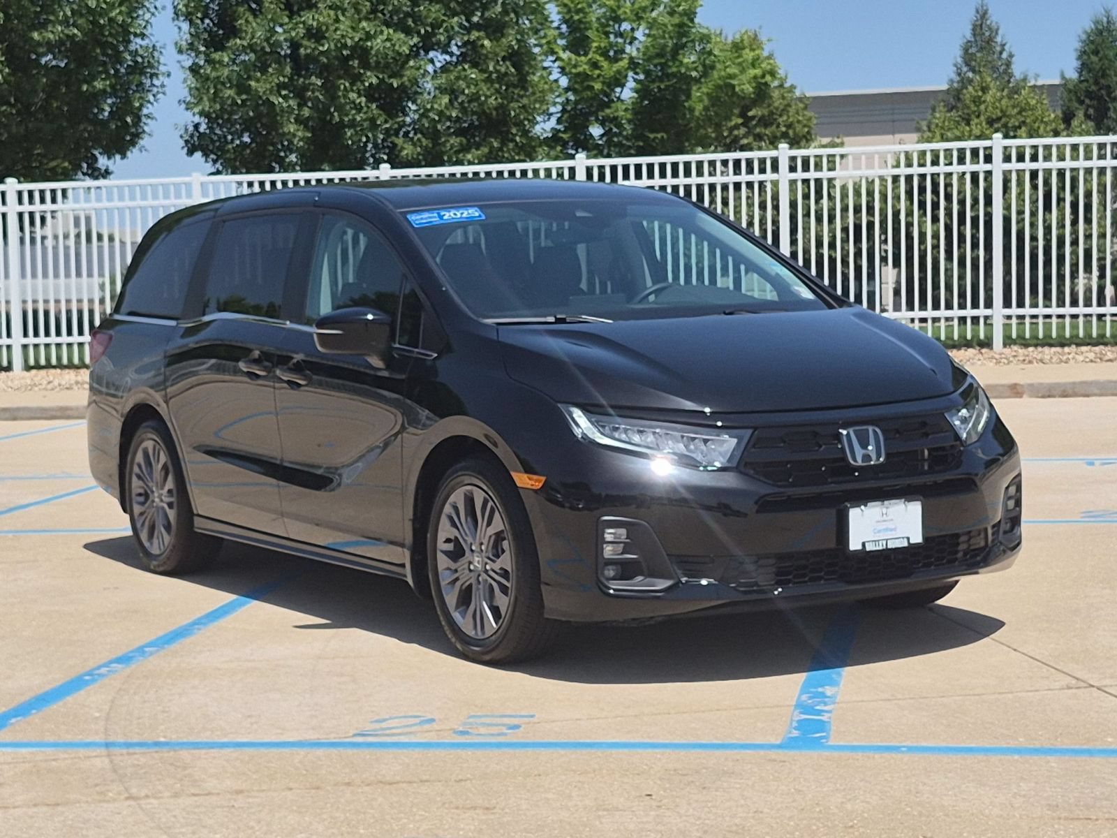 Certified 2025 Honda Odyssey Touring image 4