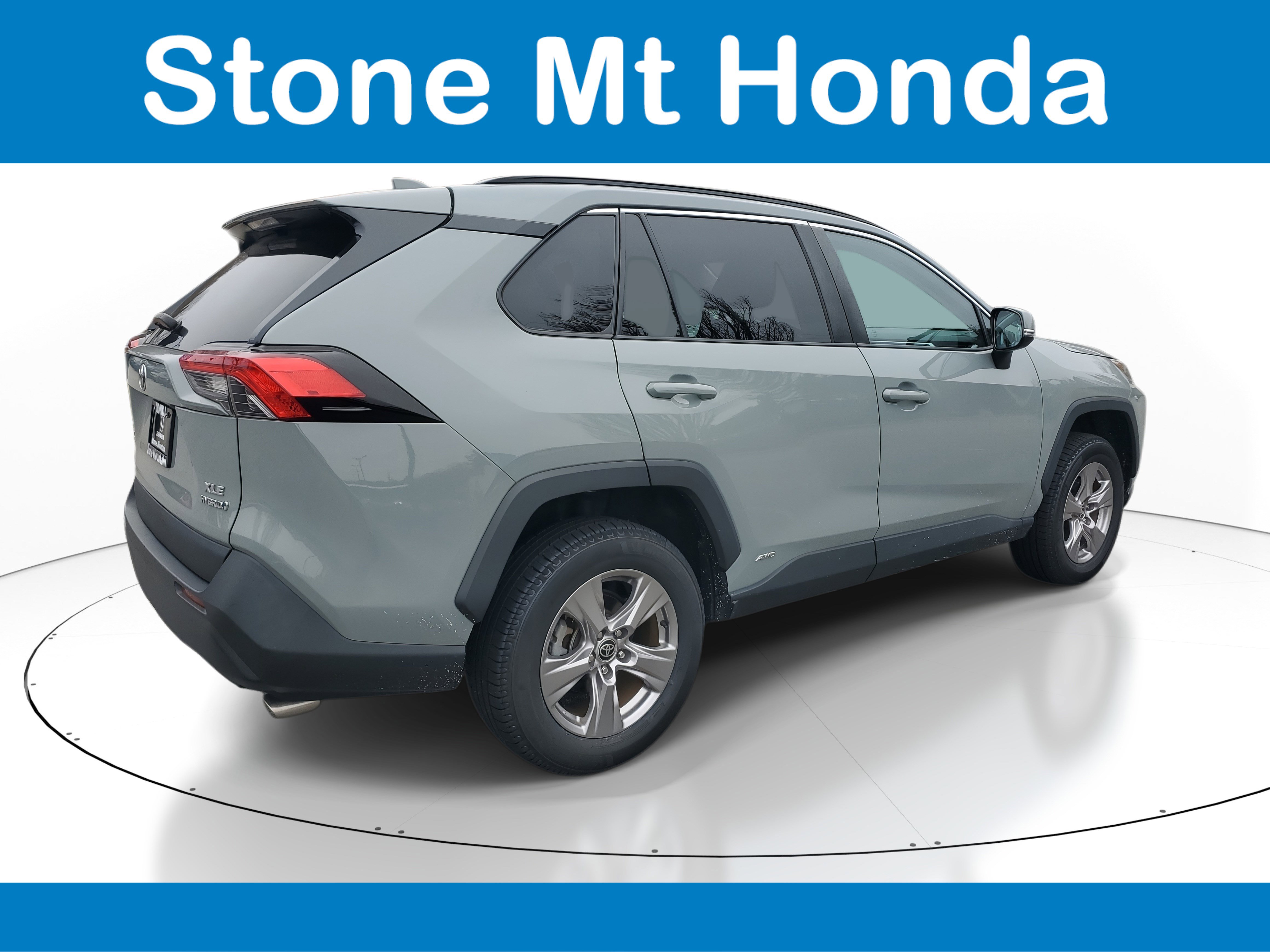 Used 2022 Toyota RAV4 XLE image 6