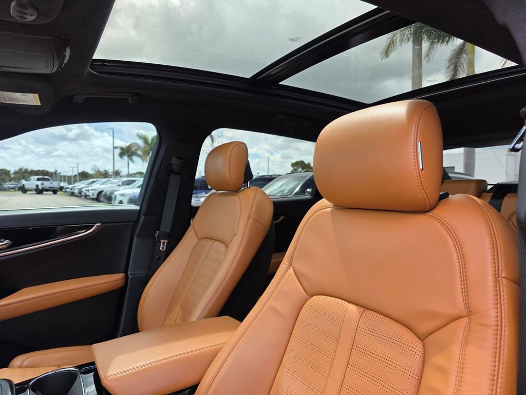 Used 2023 Lincoln Nautilus Black Label AWD/4WD image 22
