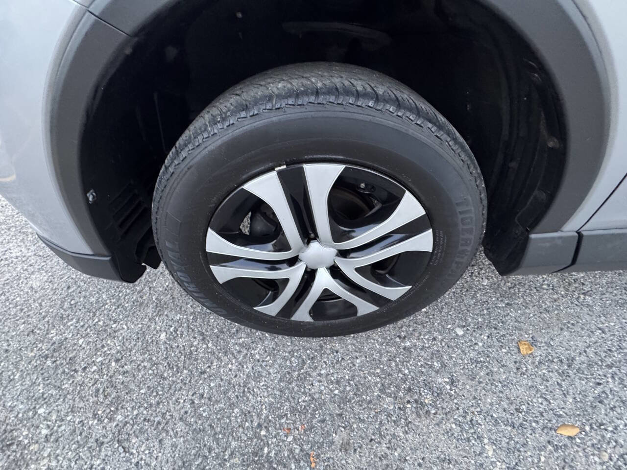 Used 2018 Toyota RAV4 LE w/ All Weather Liner Package image 39