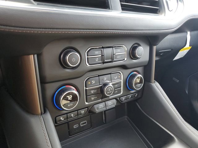 Used 2024 Chevrolet Suburban High Country AWD/4WD image 19