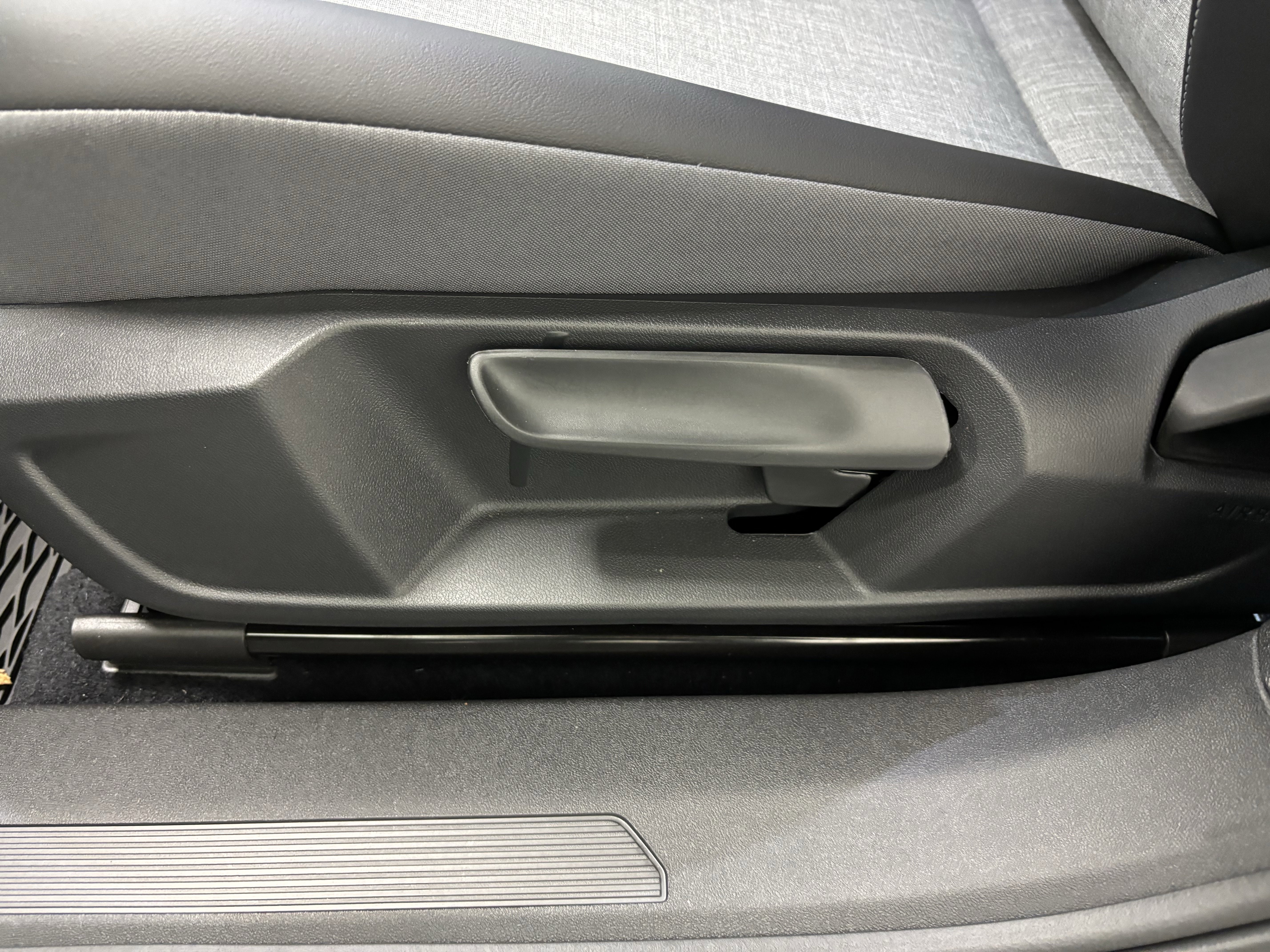 New 2025 Volkswagen ID.4 Pro image 4