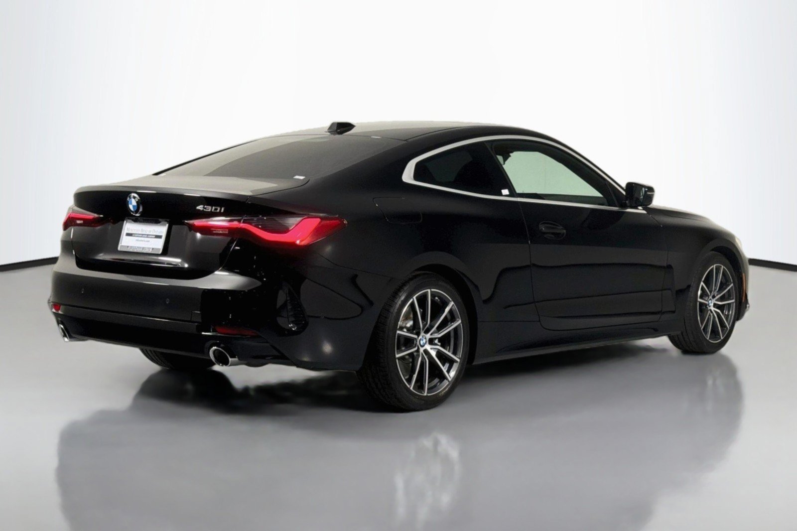 Used 2024 BMW 430i Coupe w/ Premium Package RWD image 11