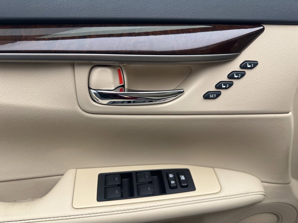 Used 2013 Lexus ES 350 image 25