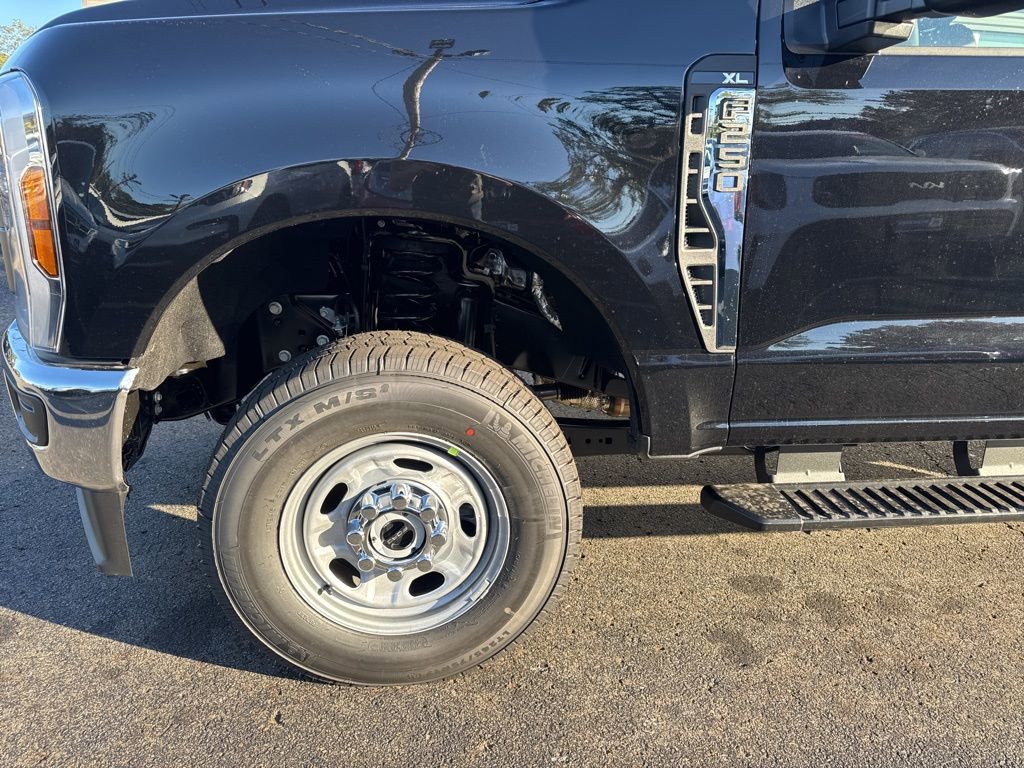 New 2026 Ford F250 XL w/ XL Chrome Package image 9