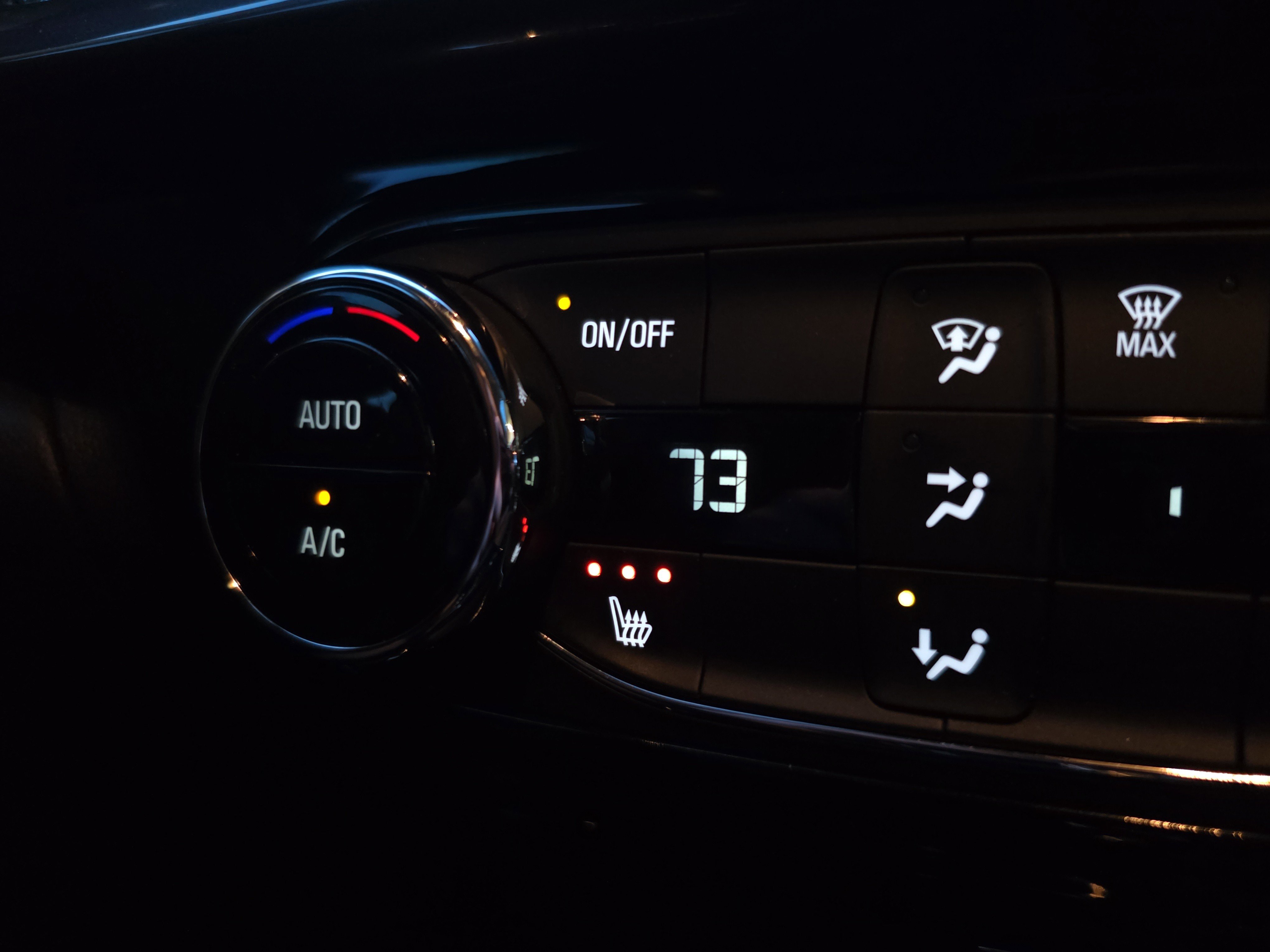 Used 2024 Chevrolet Trax ACTIV w/ Driver Confidence Package image 26