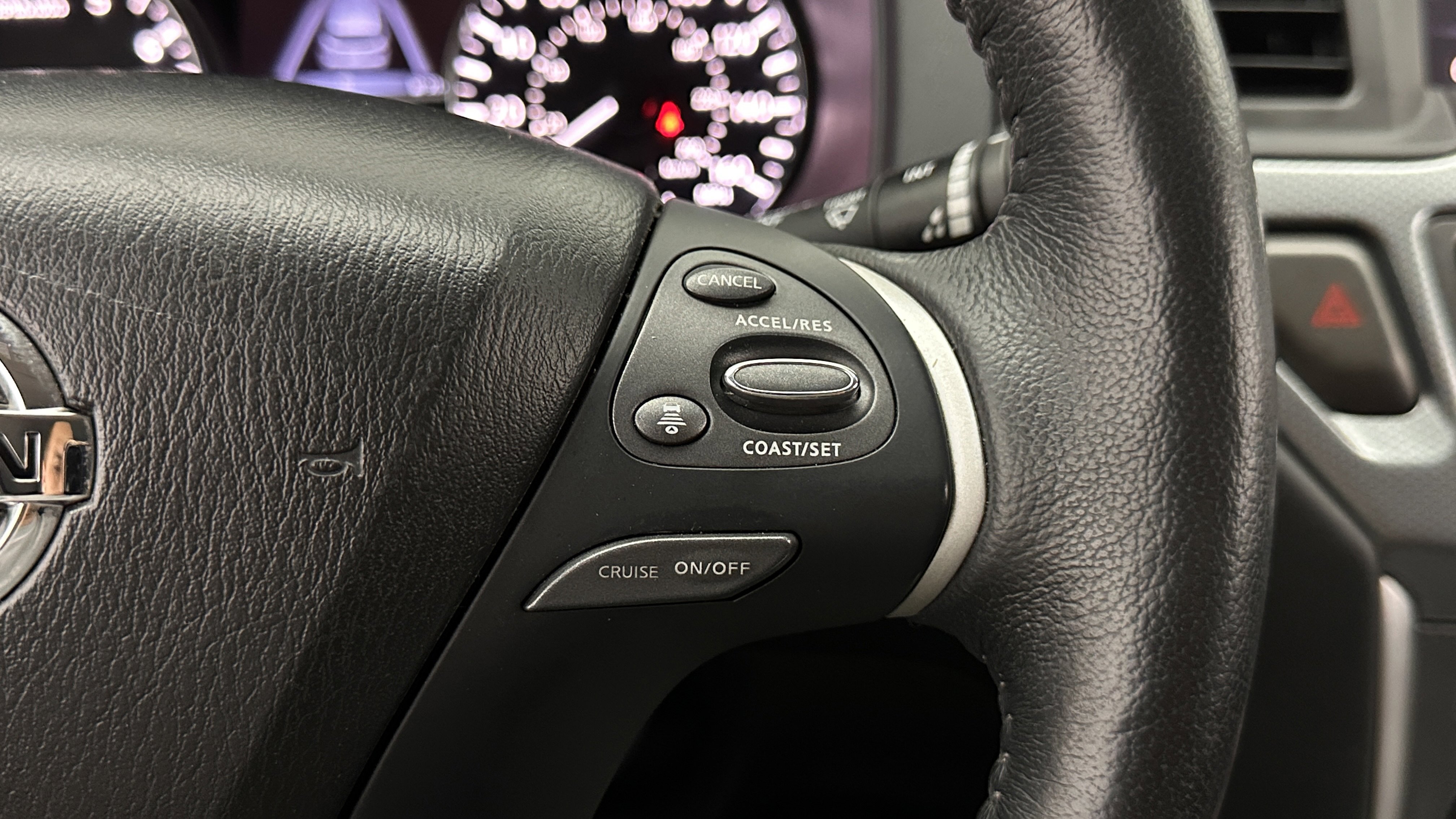 Used 2019 Nissan Pathfinder SL w/ Cargo Package image 25