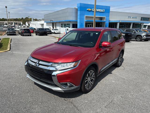 Used 2018 Mitsubishi Outlander SE image 3