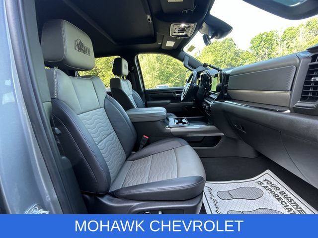 Used 2025 Chevrolet Silverado 2500 ZR2 w/ ZR2 Bison Edition AWD/4WD image 29
