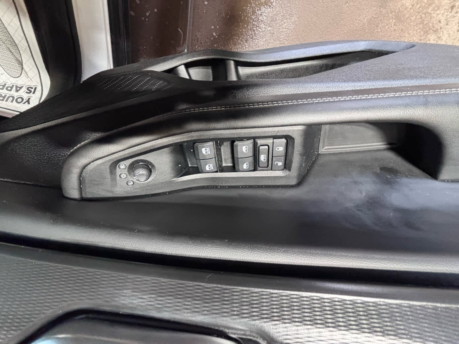 Used 2023 Jeep Grand Cherokee Laredo X image 14