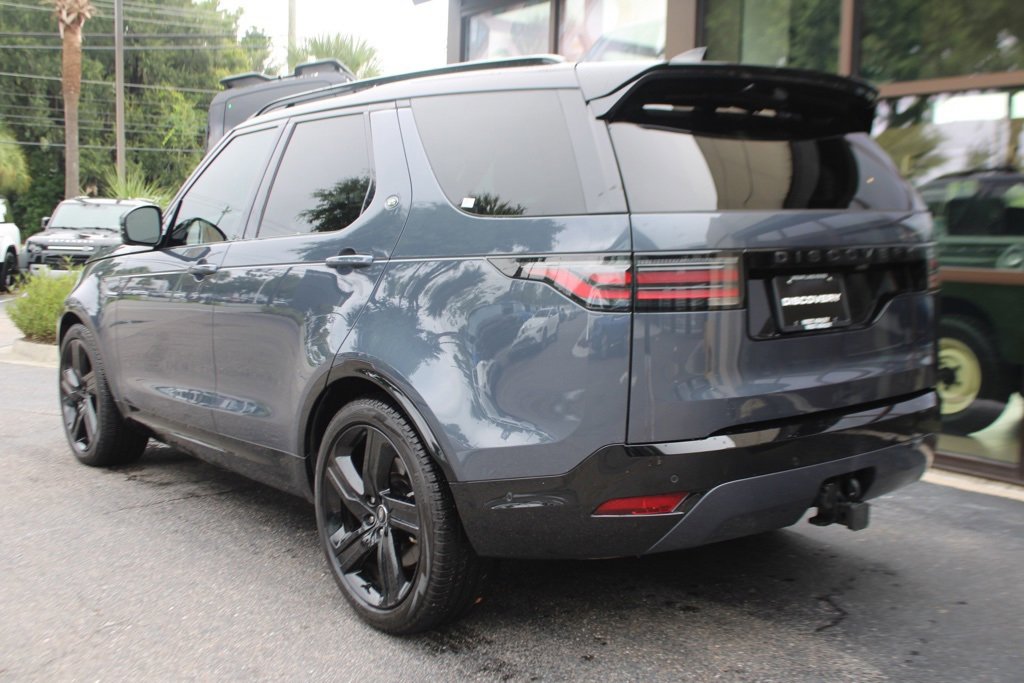 Certified 2024 Land Rover Discovery Dynamic SE image 3
