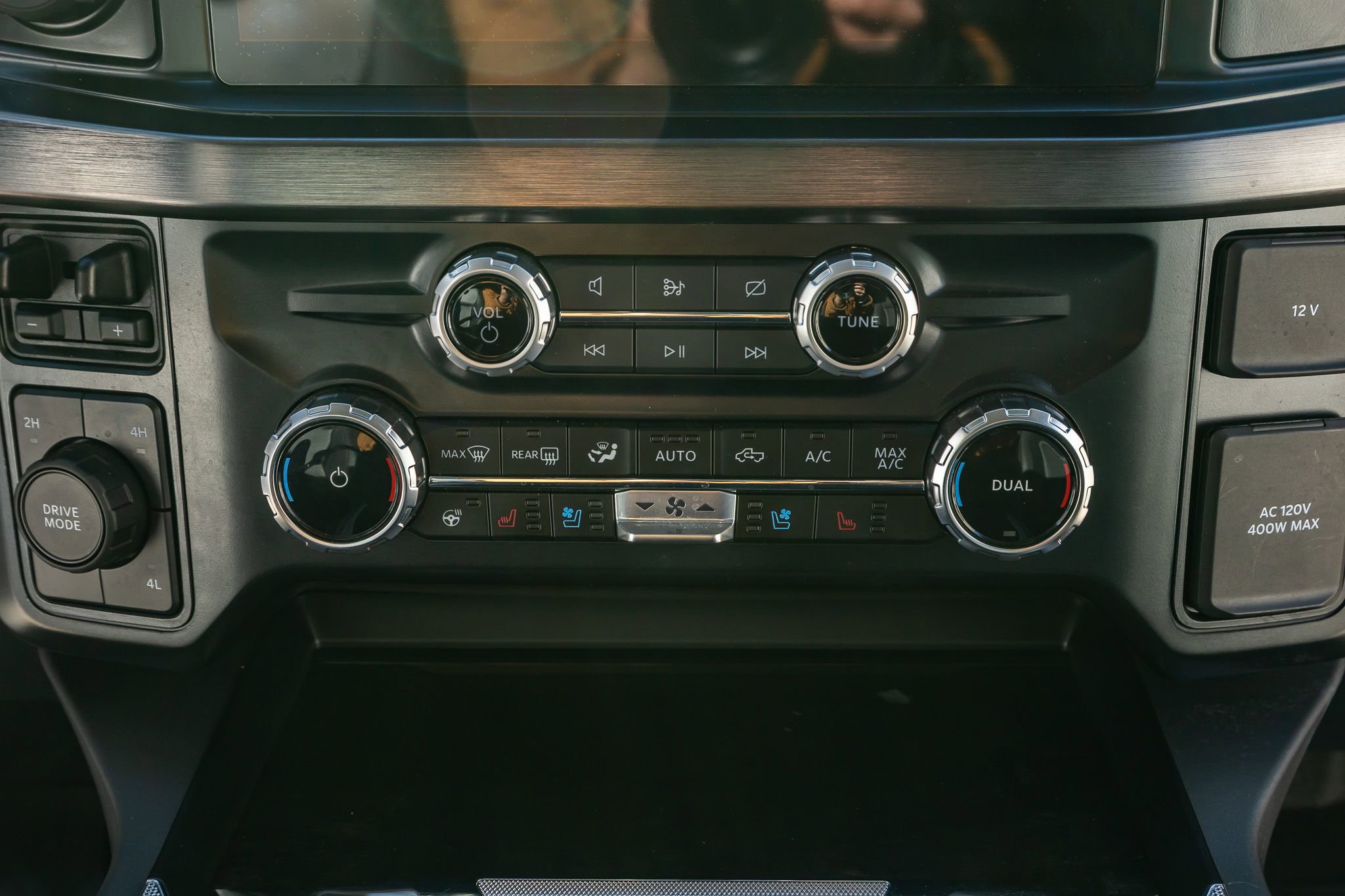 Used 2023 Ford F350 Lariat w/ Lariat Ultimate Package image 26