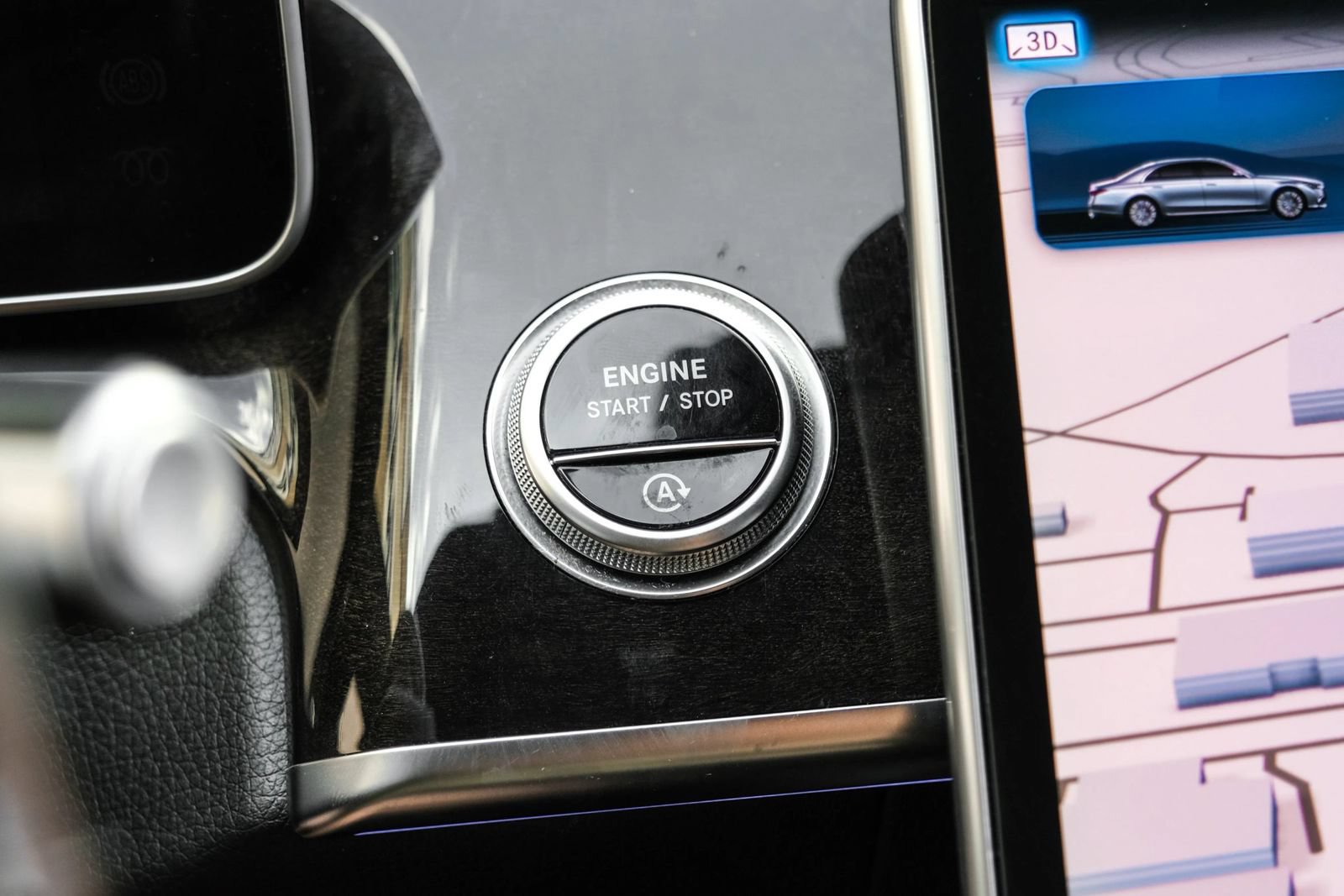Used 2022 Mercedes-Benz S 580 4MATIC Sedan w/ AMG Line Package image 19