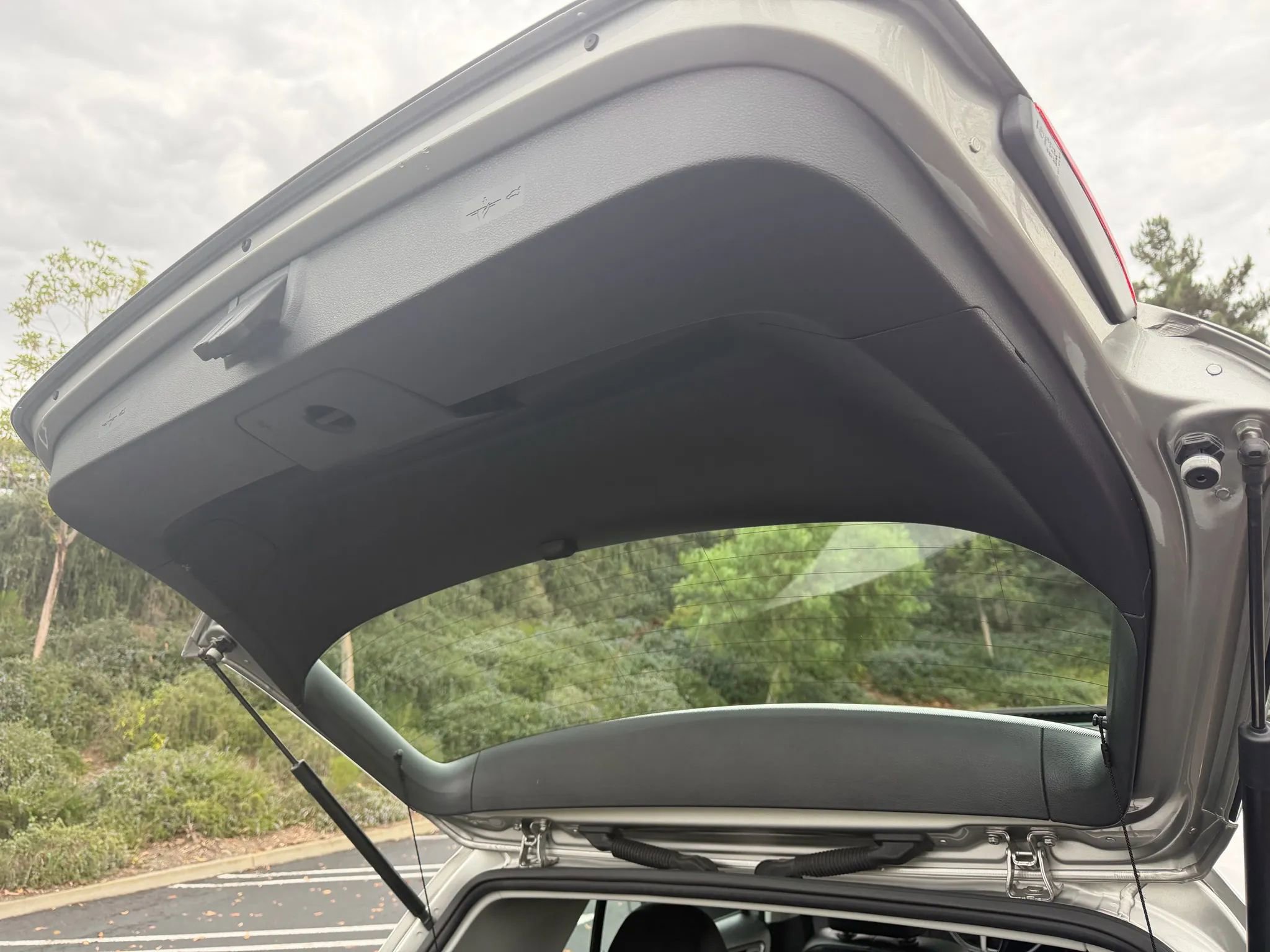 Used 2018 Volkswagen Golf SE image 19