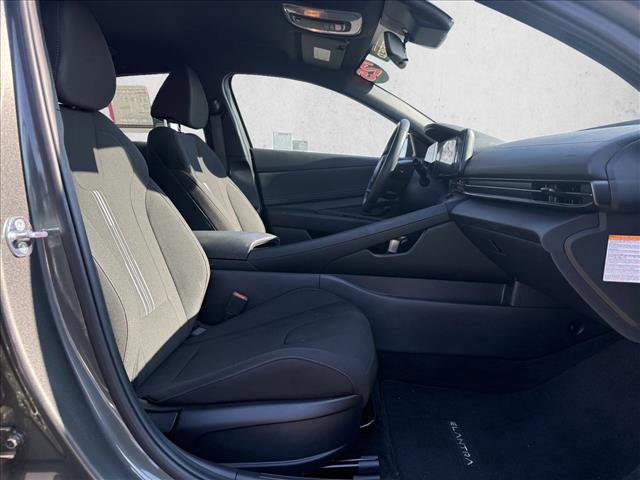 Certified 2025 Hyundai Elantra SEL image 20