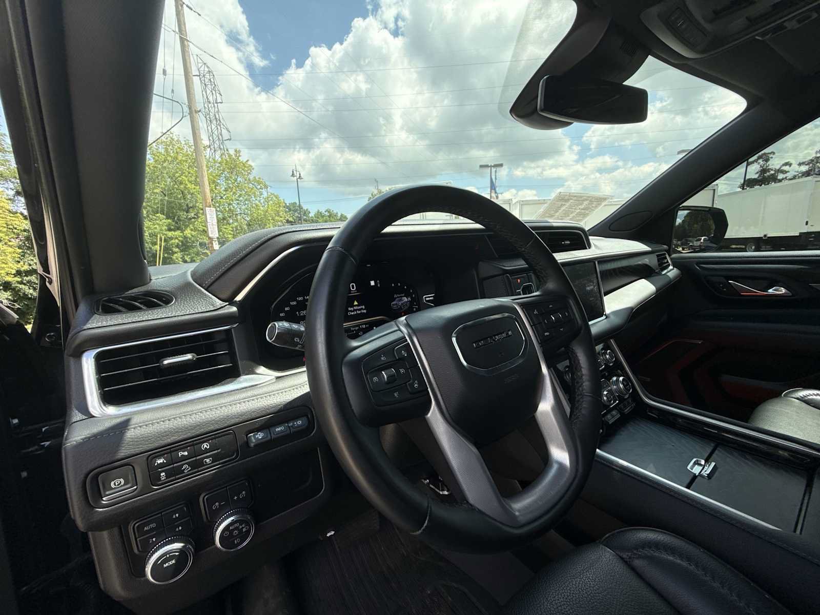 Certified 2023 GMC Yukon Denali AWD/4WD image 10