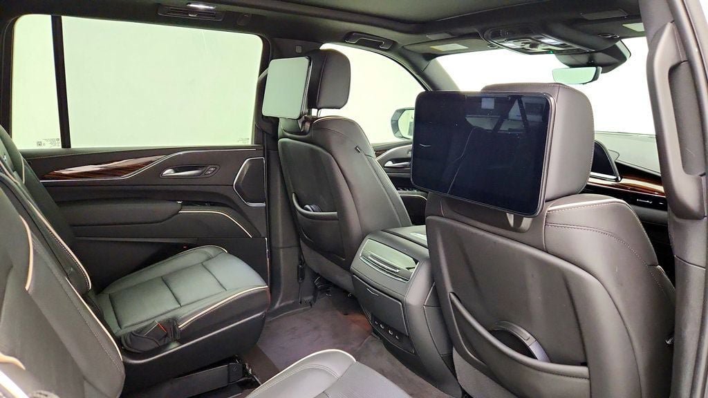 Used 2024 Cadillac Escalade ESV Premium Luxury w/ Performance Package AWD/4WD image 28