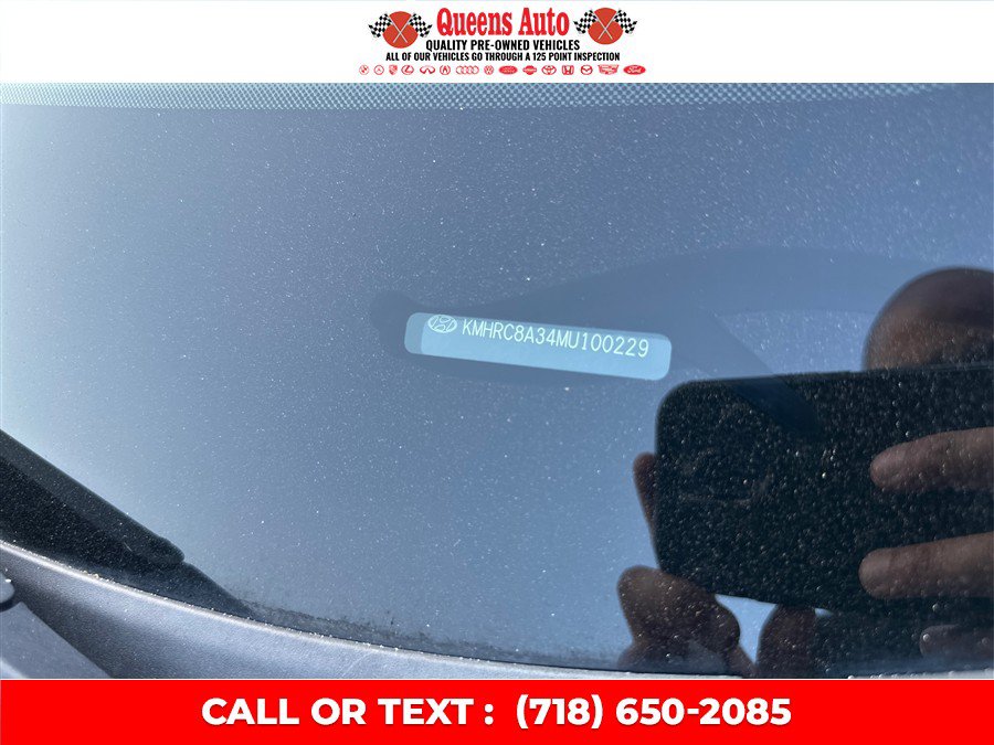 Used 2021 Hyundai Venue SEL w/ Cargo Package FWD image 24
