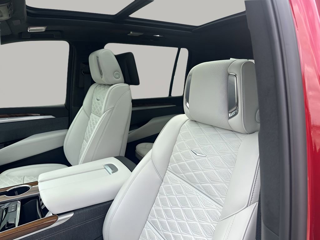 New 2026 Cadillac Escalade ESV Platinum Luxury w/ LPO, Floor Liner Package AWD/4WD image 29