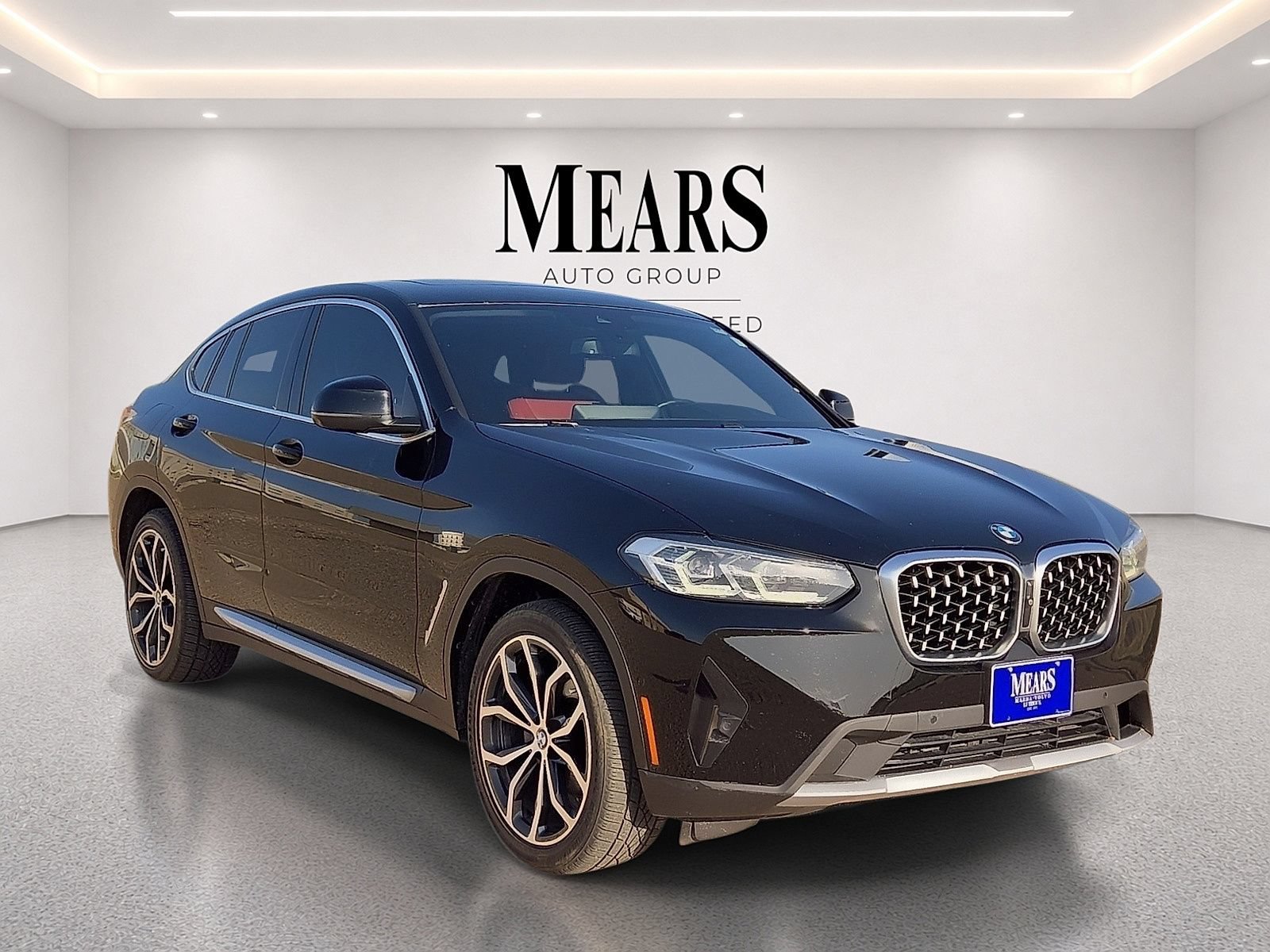 Used 2022 BMW X4 xDrive30i w/ Parking Assistance Package AWD/4WD image 7