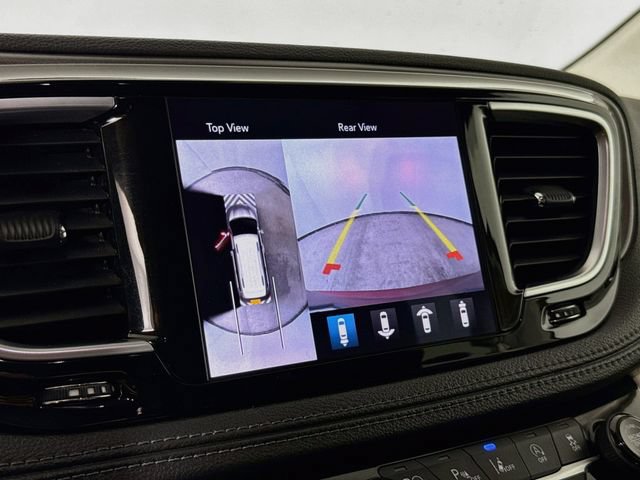 Used 2019 Chrysler Pacifica Limited w/ Advanced Safetytec Group FWD image 5