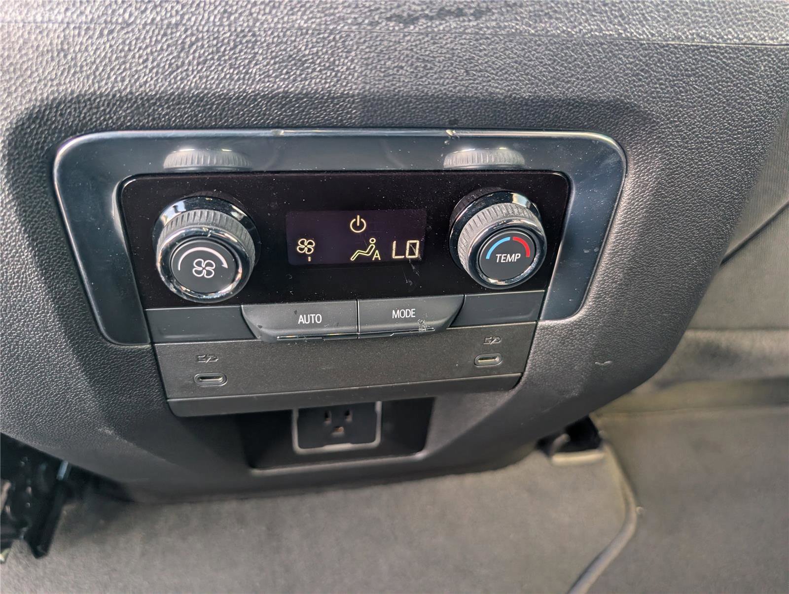 Used 2025 Chevrolet Tahoe LS AWD/4WD image 15