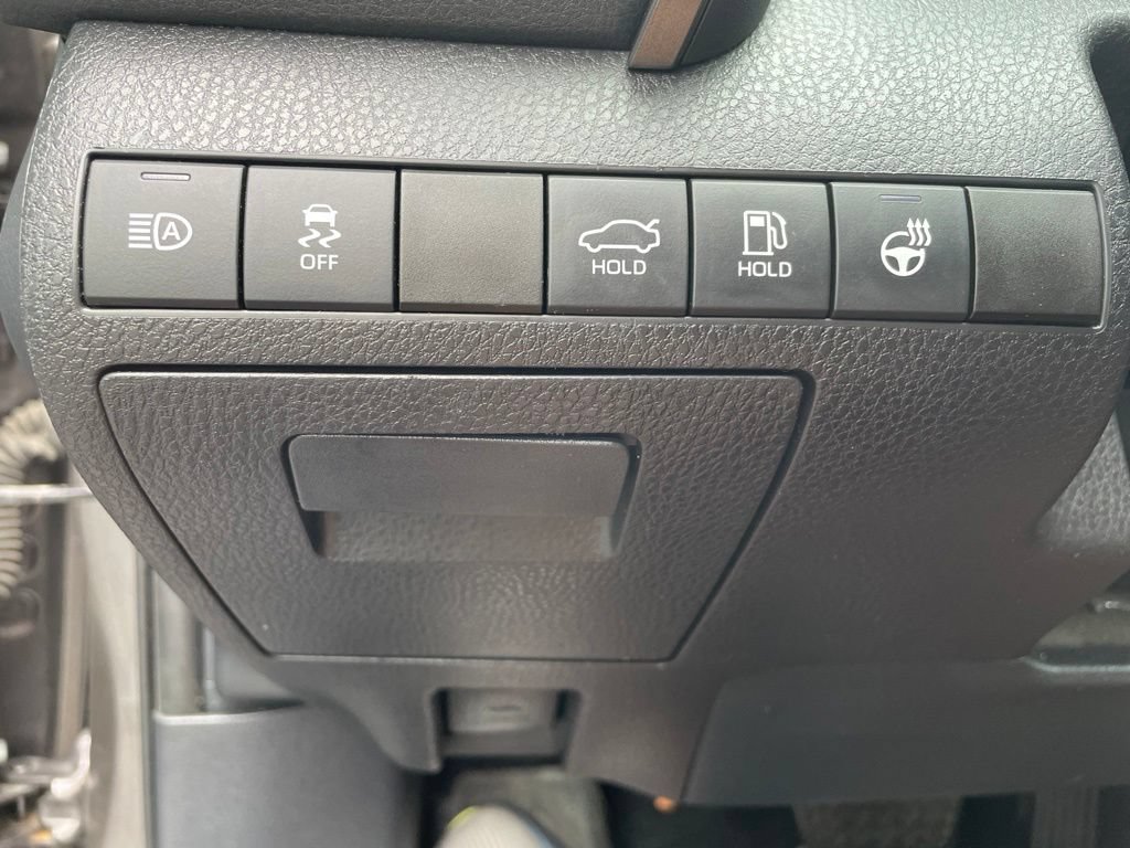 Used 2020 Toyota Camry XLE AWD/4WD image 12
