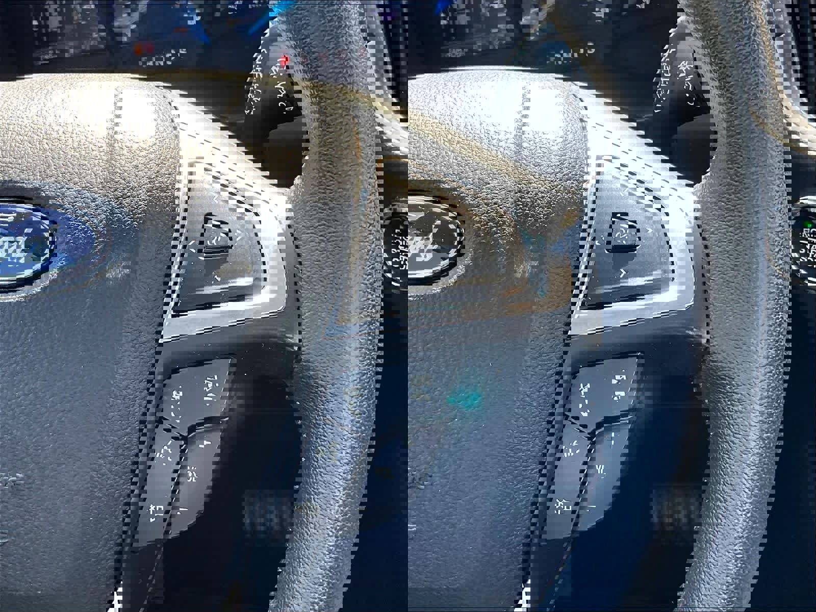 Used 2022 Ford Edge SEL w/ Convenience Package image 24