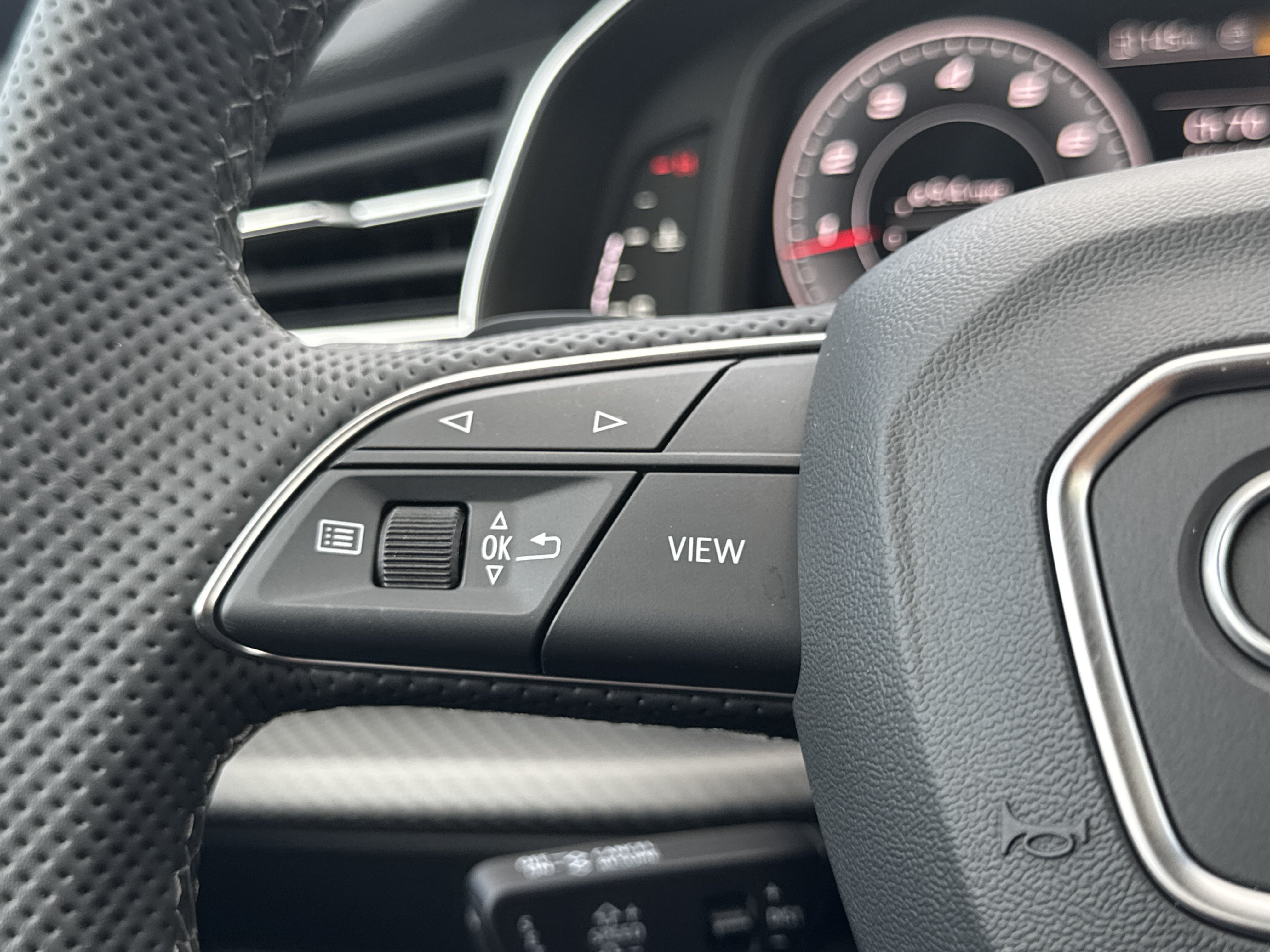 New 2026 Audi SQ8 Premium Plus AWD/4WD image 30