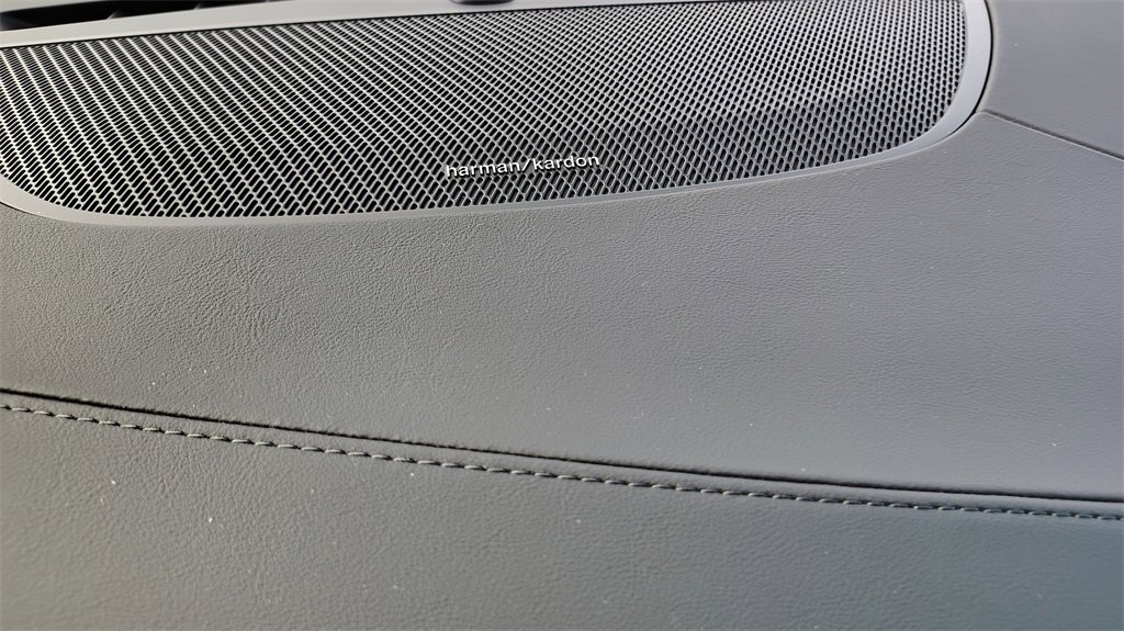 New 2026 Volvo XC90 B6 Plus w/ Protection Package Premier image 19