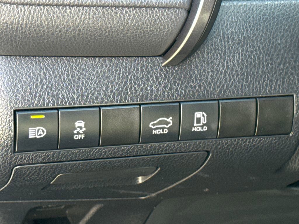 Used 2019 Toyota Camry SE FWD image 21