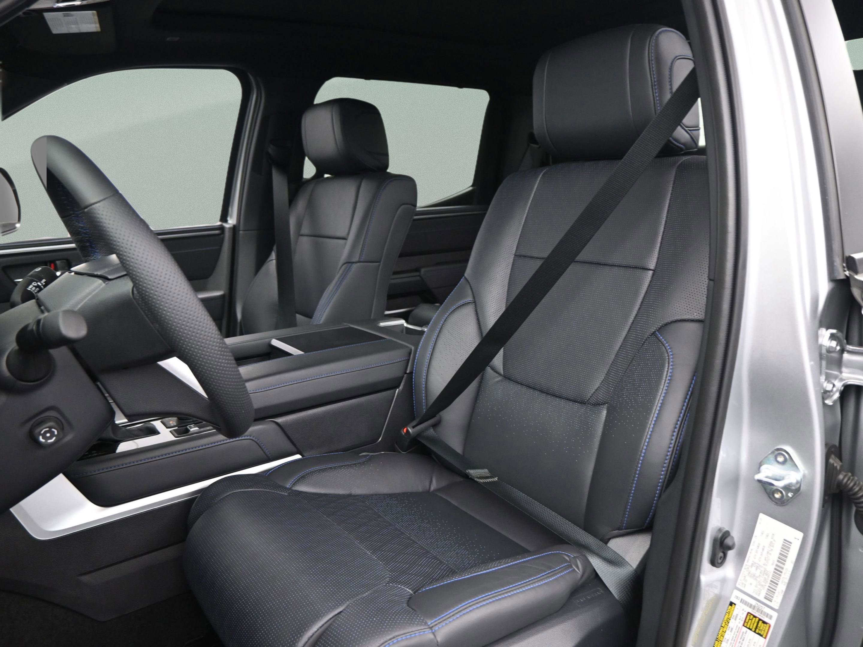 Used 2025 Toyota Tundra Platinum image 33