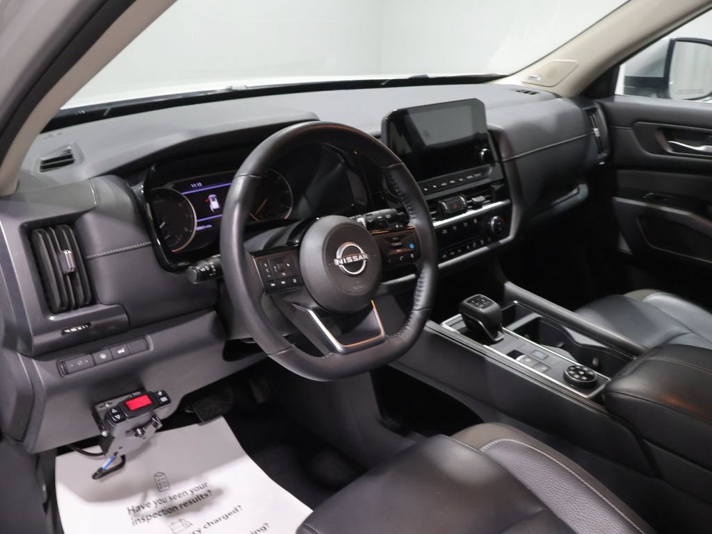 Used 2023 Nissan Pathfinder SL w/ SL Premium Package AWD/4WD image 15