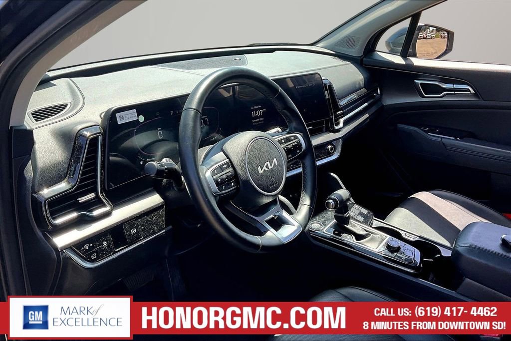 Used 2025 Kia Sportage EX w/ Premium Package image 16