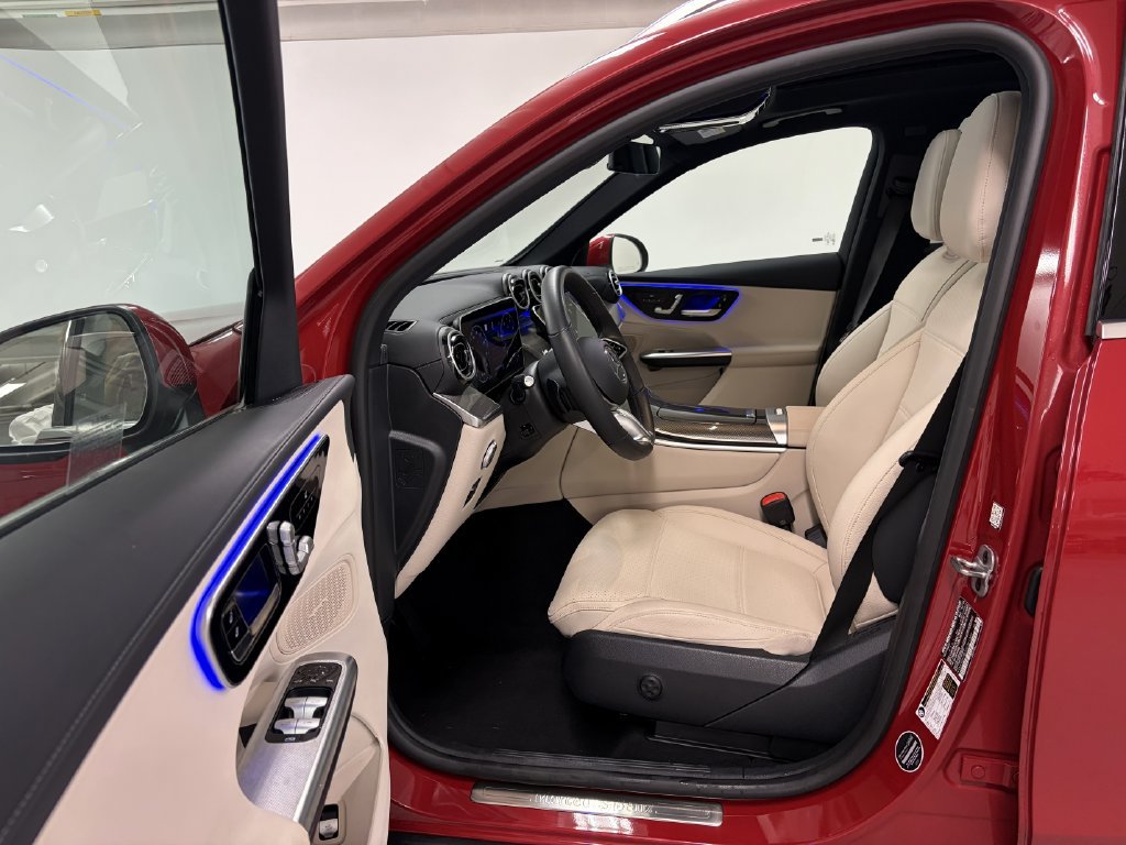 Certified 2025 Mercedes-Benz GLC 300 4MATIC image 15