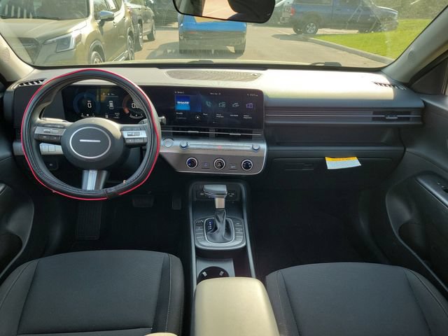 Used 2025 Hyundai Kona SE AWD/4WD image 8