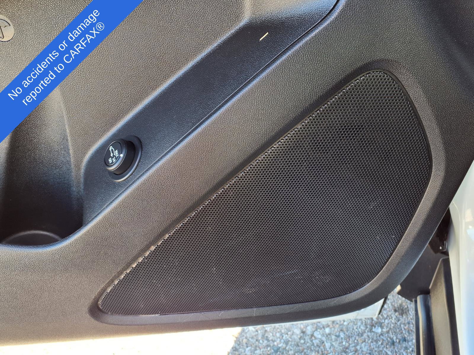 Used 2024 Chevrolet Equinox LT w/ LPO, Floor Liner Package FWD image 17