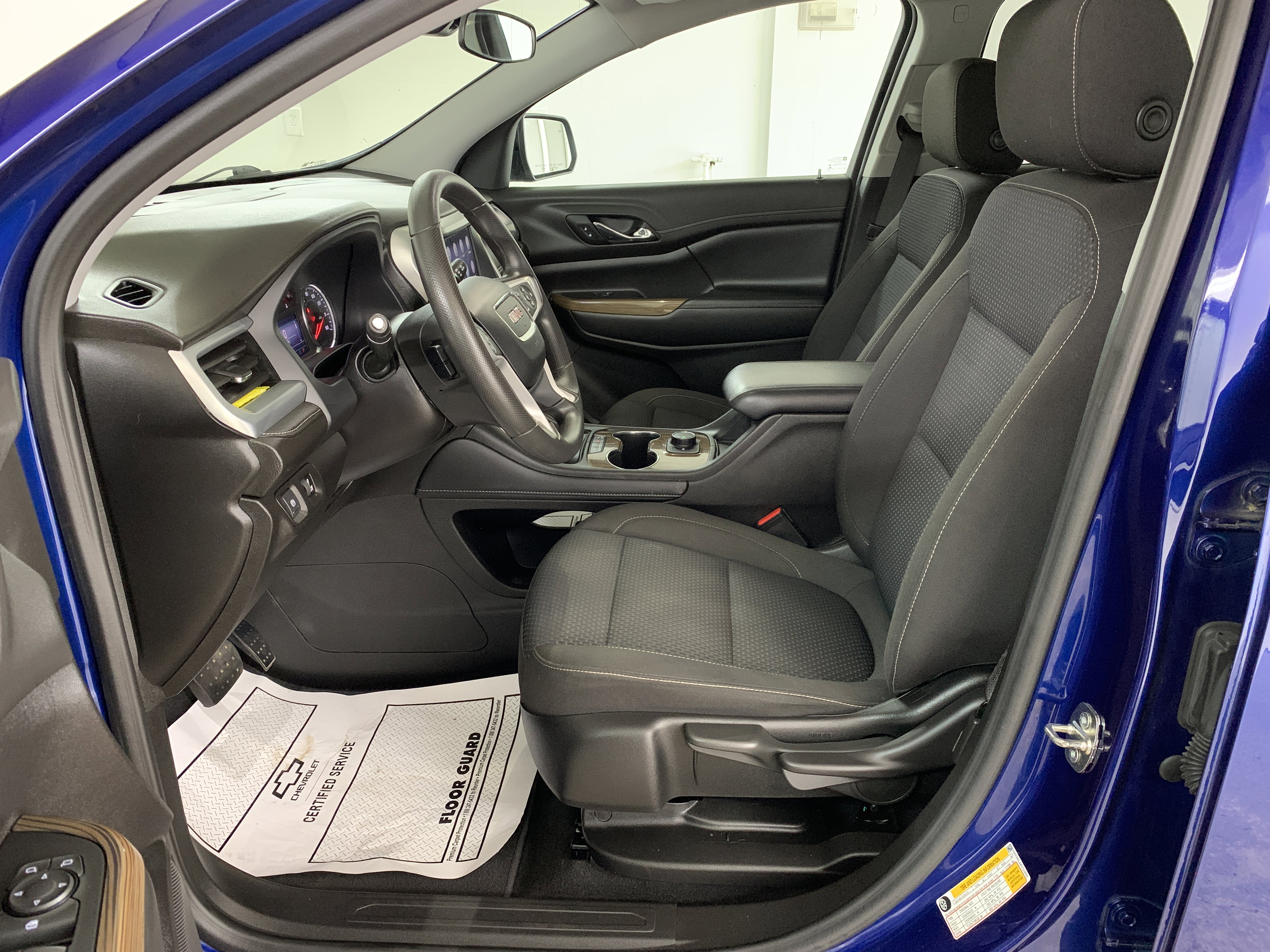 Used 2023 GMC Acadia SLE w/ Elevation Edition image 12