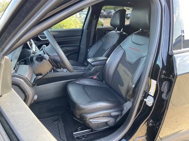 Used 2024 Jeep Compass Trailhawk AWD/4WD image 18