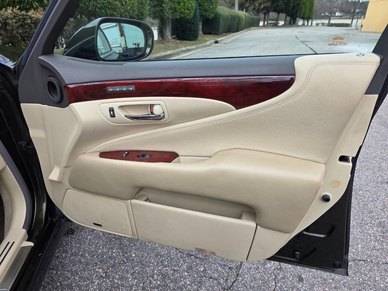 Used 2010 Lexus LS 460 image 36