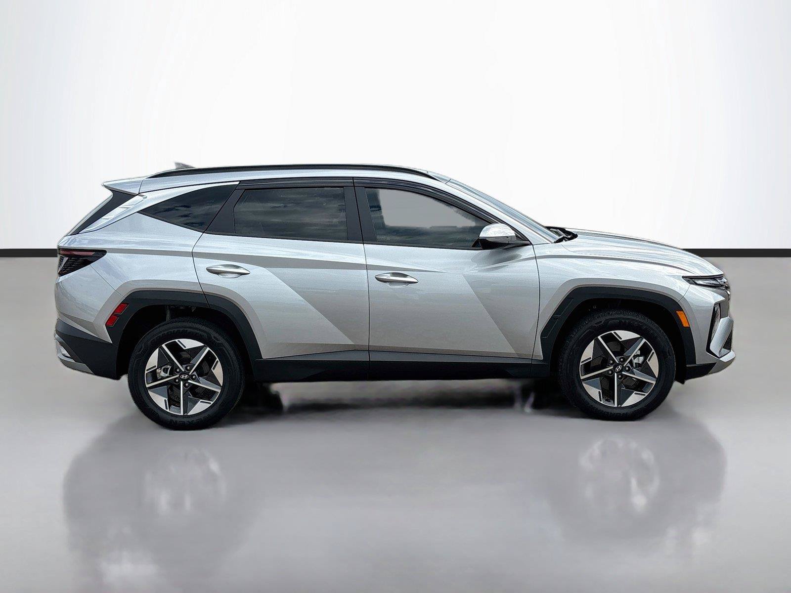 Certified 2025 Hyundai Tucson SEL AWD/4WD image 18