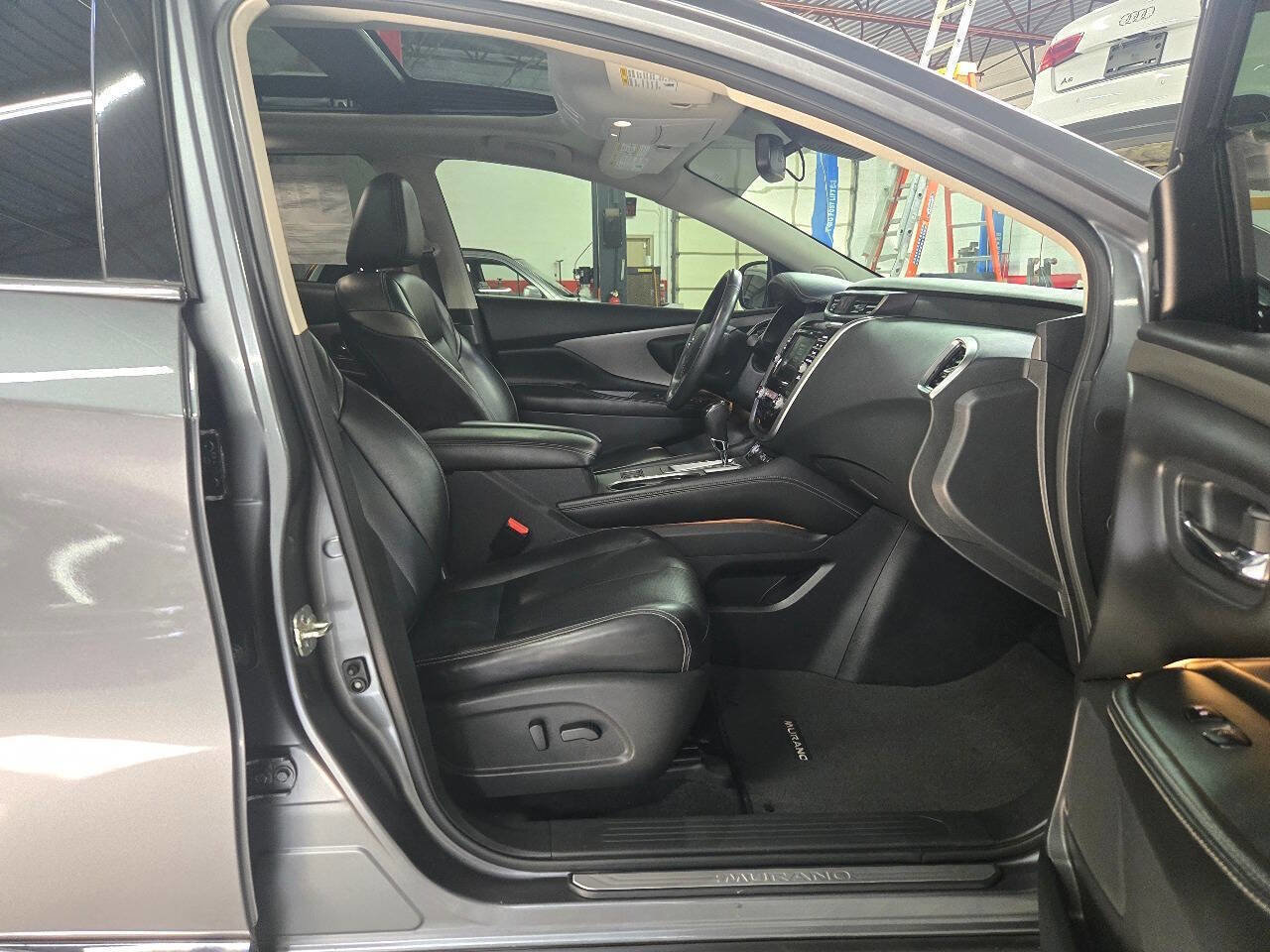 Used 2020 Nissan Murano SL w/ Moonroof Package image 23