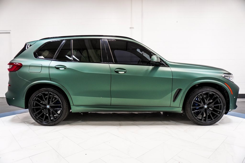 Used 2020 BMW X5 M50i w/ Premium Package image 9