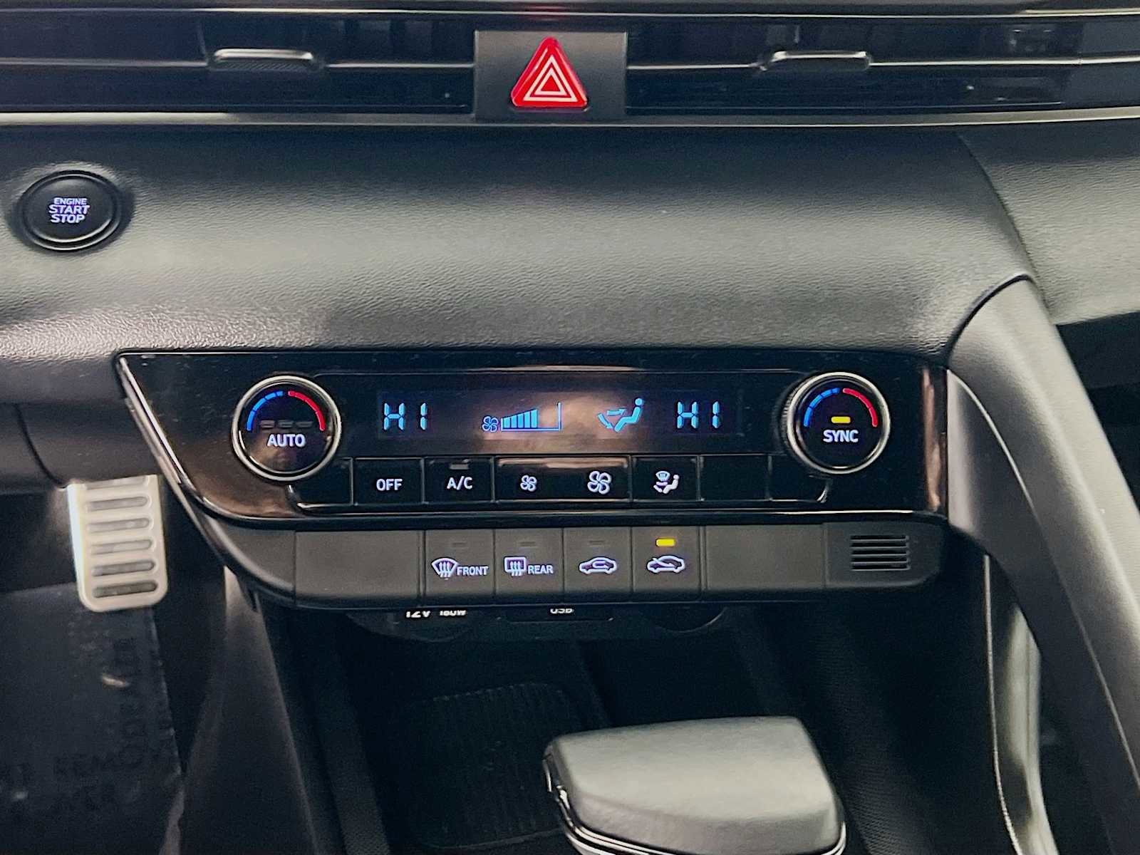 Certified 2025 Hyundai Elantra Sport image 15