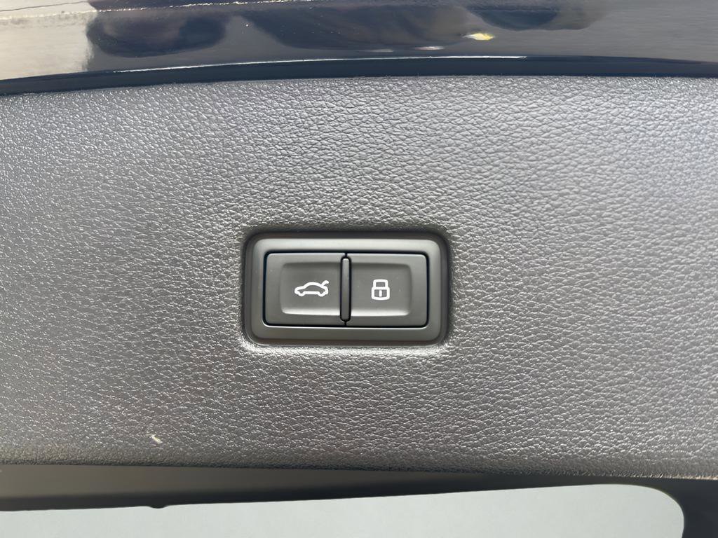 Certified 2025 Audi RS Q8 performance image 61