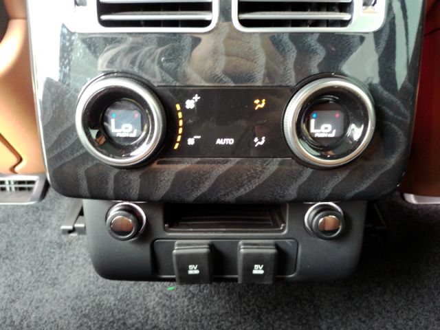 Used 2021 Land Rover Range Rover Autobiography AWD/4WD image 36